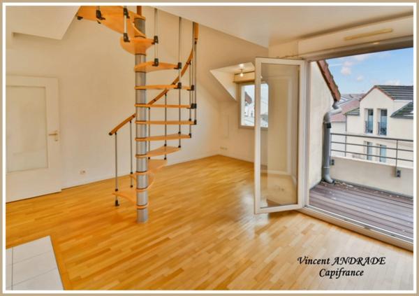 Appartement 2 pièces BRETIGNY SUR ORGE Dernier étage avec Mezzanine en duplex,2 balcons, parking