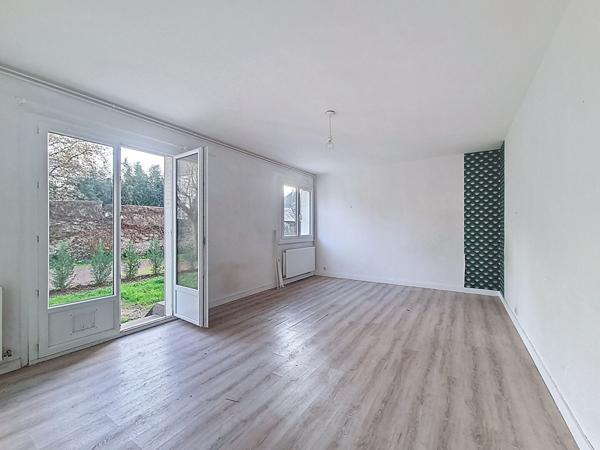 SAINT CYR SUR LOIRE - MAISONS BLANCHES - Studio de 35.05 m2 en rez de chaussée avec jardin privé