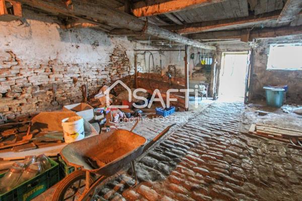 Ancien corps de ferme à rénover