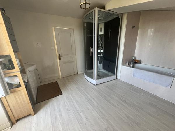 Maison à vendre |  Montmoreau-Saint-Cybard |  7 pièces | 175 m²