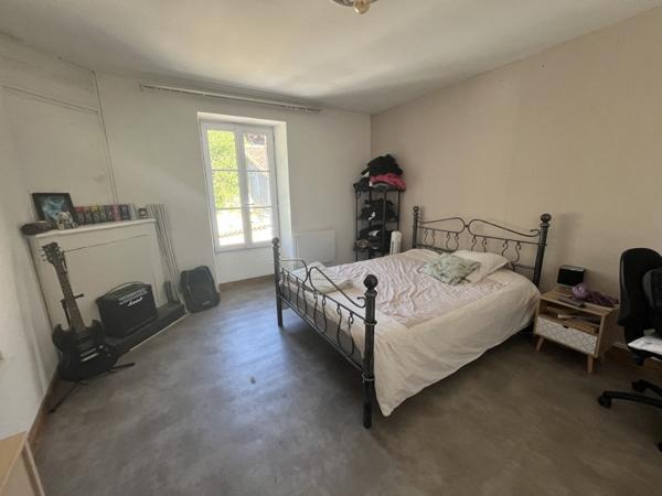 Maison à vendre |  Montmoreau-Saint-Cybard |  7 pièces | 175 m²