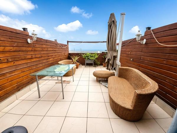 Appartement esprit maison de ville à vendre 4 pièces, 3 à 4 chambres PETIT BOURG (971)