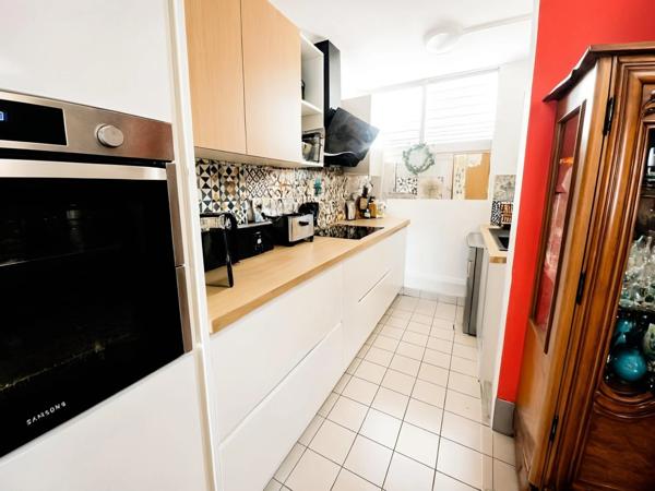 Appartement esprit maison de ville à vendre 4 pièces, 3 à 4 chambres PETIT BOURG (971)