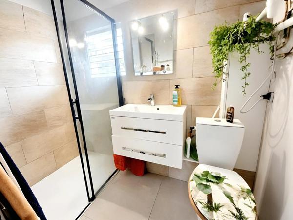 Appartement esprit maison de ville à vendre 4 pièces, 3 à 4 chambres PETIT BOURG (971)