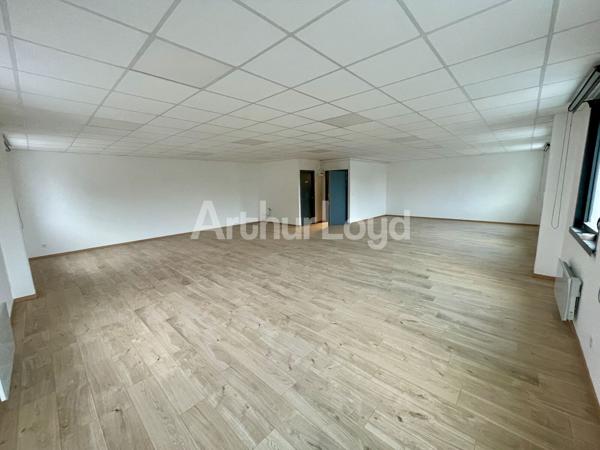 Bureaux à louer rénovés à la Pilaterie - 96 m² lumineux près du métro à Wasquehal / Villeneuve d'Ascq