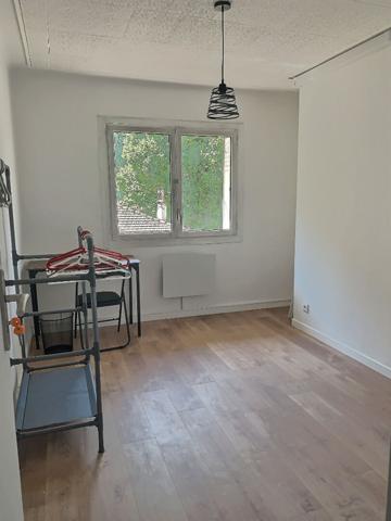 A louer appartement de type 4 meublé à Marseille La timone