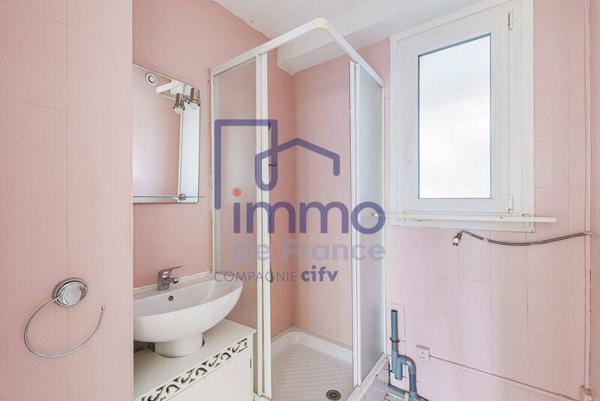 Appartement 4 pièces                                        - 38400 Saint-Martin-d'Hères Réf : 21755
