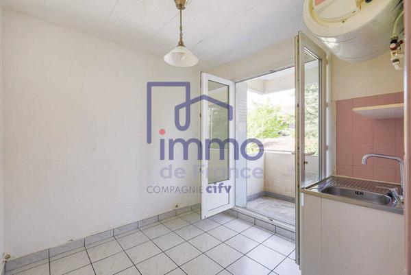Appartement 4 pièces                                        - 38400 Saint-Martin-d'Hères Réf : 21755