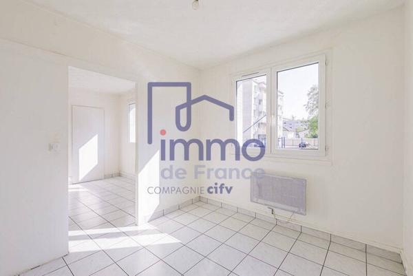Appartement 4 pièces                                        - 38400 Saint-Martin-d'Hères Réf : 21755
