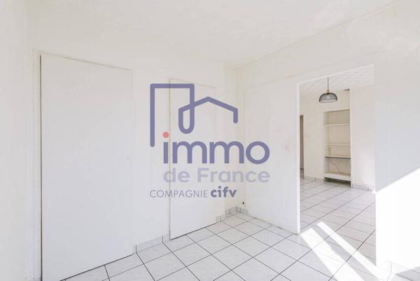 Appartement 4 pièces                                        - 38400 Saint-Martin-d'Hères Réf : 21755