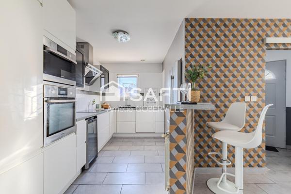 Maison de ville 120 m² – 4 chambres + sous sol de 41 m² ( idéal profession libérale ou bureaux ) – Quartier Saint-Bris - Limite Talence et Bègles