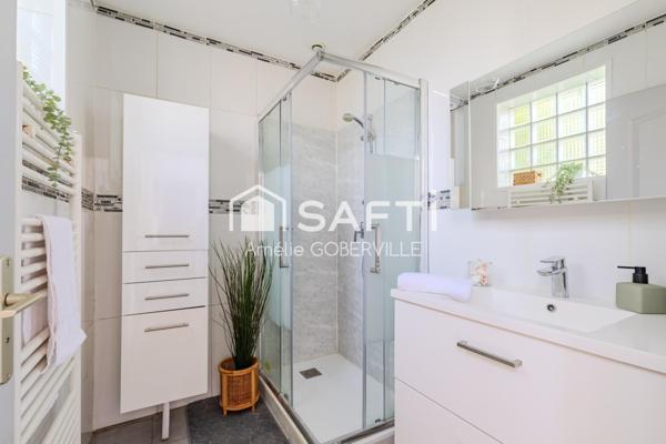 Maison de ville 120 m² – 4 chambres + sous sol de 41 m² ( idéal profession libérale ou bureaux ) – Quartier Saint-Bris - Limite Talence et Bègles