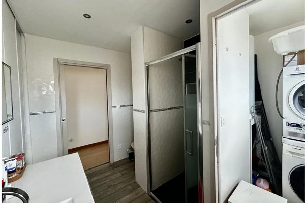 69009 - LYON - APPARTEMENT DE 3 PIECES - PARKING - BALCON - VUE DEGAGEE