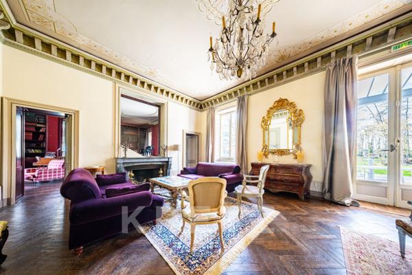 Domaine historique de 4,34 ha avec parc, piscine et dépendances - Bourgogne, proche Beaune
