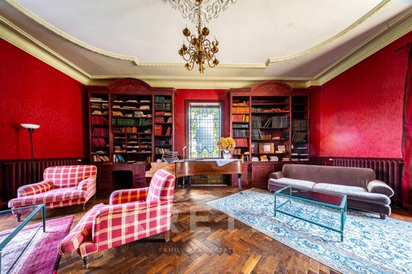 Domaine historique de 4,34 ha avec parc, piscine et dépendances - Bourgogne, proche Beaune