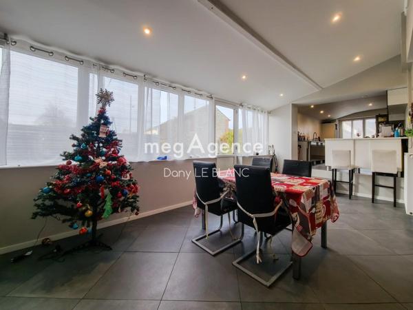 Maison à LES VILLAGES VOVEENS, 28150 - 9 pièces 147m²