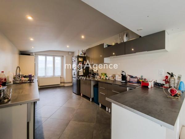 Maison à LES VILLAGES VOVEENS, 28150 - 9 pièces 147m²