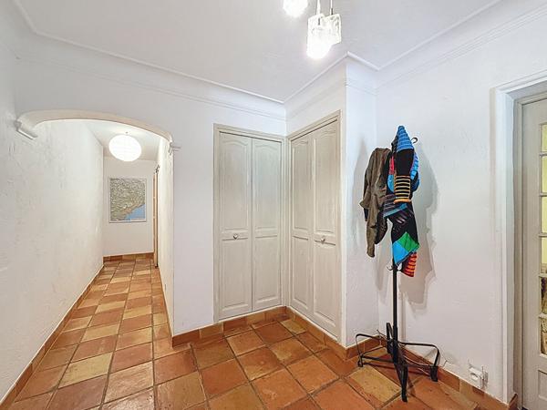 Maison Saint Cézaire-Sur-Siagne 8 pièce(s) 223.44 m2