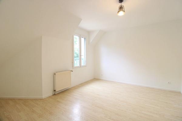 Maison individuelle de 124 m² - 6 pièces - Quartier Le Village à Jouy-le-Moutier (95280)