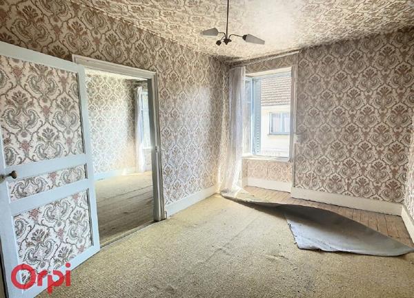 Maison à vendre    7 pièces •  Montmarault