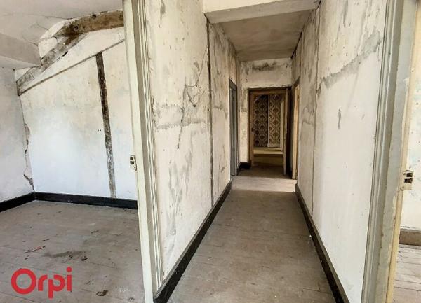 Maison à vendre    7 pièces •  Montmarault