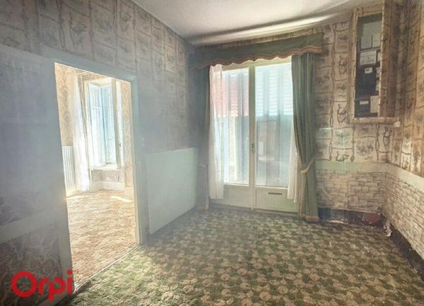 Maison à vendre    7 pièces •  Montmarault