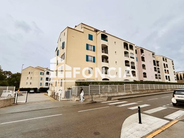 Location Studio 27.1 m² - 60 RUE SOLDAT FERRARI Hyeres 83400