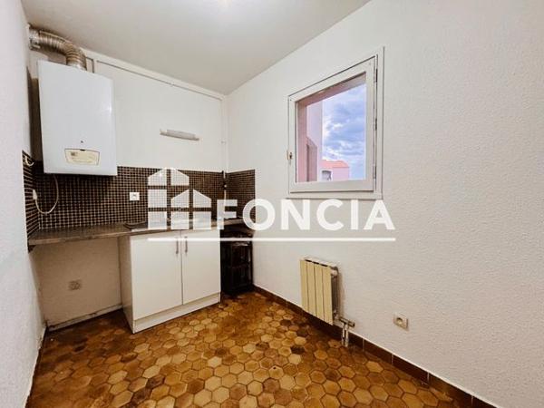 Location Studio 27.1 m² - 60 RUE SOLDAT FERRARI Hyeres 83400