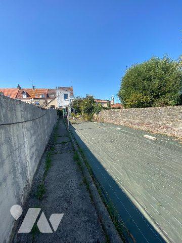 GUINES CENTRE GRANDE MAISON DE VILLE 4 CHAMBRES GARAGE JARDIN