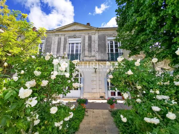 Charmante Maison de Ville située au cœur de la ville historique du château de Duras
