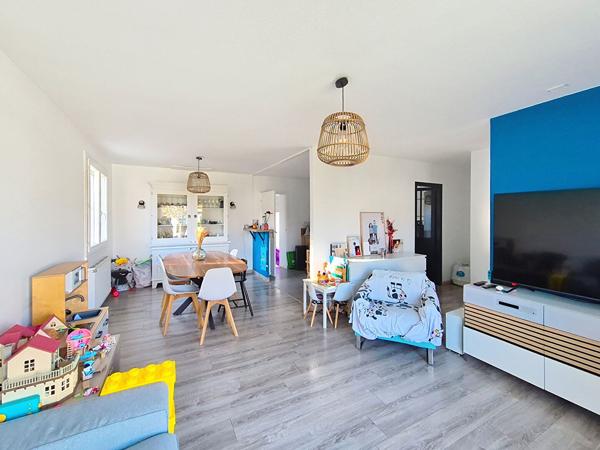 Maison des années 80 entièrement rénovée , Saint loubes