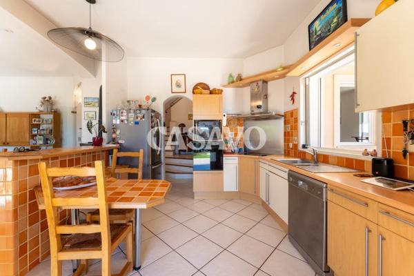 Vente Maison 6 pièces de 180m² - 13590 Meyreuil