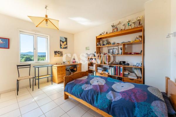Vente Maison 6 pièces de 180m² - 13590 Meyreuil