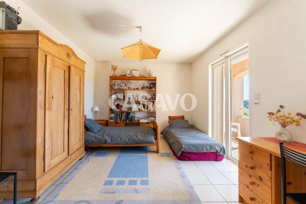 Vente Maison 6 pièces de 180m² - 13590 Meyreuil