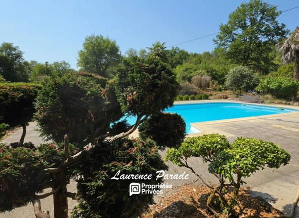 PROPRIÉTÉ DE CARACTÈRE 348 m² de plain Pied 1,8 HECTARES, PISCINE, GARAGE, ENTRE BORDEAUX ET PERIGUEUX, A PROXIMITE DE SAINT-ÉMILION ET BERGERAC