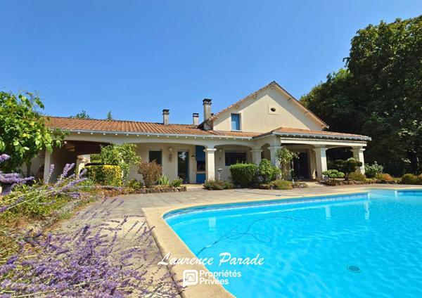 PROPRIÉTÉ DE CARACTÈRE 348 m² de plain Pied 1,8 HECTARES, PISCINE, GARAGE, ENTRE BORDEAUX ET PERIGUEUX, A PROXIMITE DE SAINT-ÉMILION ET BERGERAC