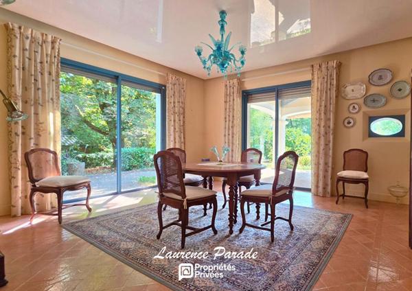 PROPRIÉTÉ DE CARACTÈRE 348 m² de plain Pied 1,8 HECTARES, PISCINE, GARAGE, ENTRE BORDEAUX ET PERIGUEUX, A PROXIMITE DE SAINT-ÉMILION ET BERGERAC