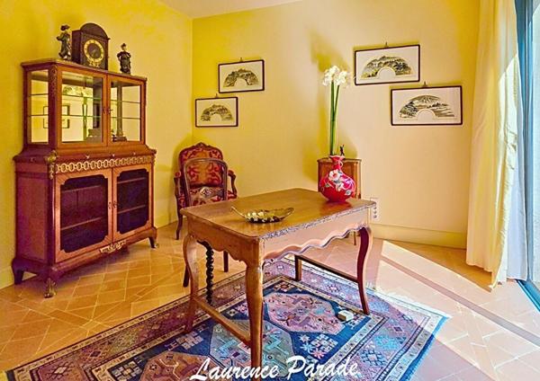 PROPRIÉTÉ DE CARACTÈRE 348 m² de plain Pied 1,8 HECTARES, PISCINE, GARAGE, ENTRE BORDEAUX ET PERIGUEUX, A PROXIMITE DE SAINT-ÉMILION ET BERGERAC