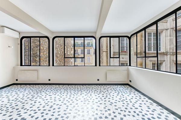 Maison de ville entièrement rénovée avec toit-terrasse à Saint-Georges