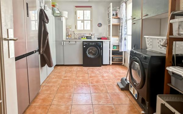 Maison à vendre    5 pièces • 160 m2 La Bastidonne