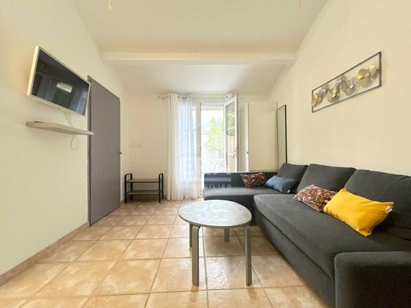 A LOUER LE PUY SAINTE REPARADE 13610 APPARTEMENT MEUBLE TYPE 2 PIECES D'ENVIRON 20M²  AVEC TERRASSE