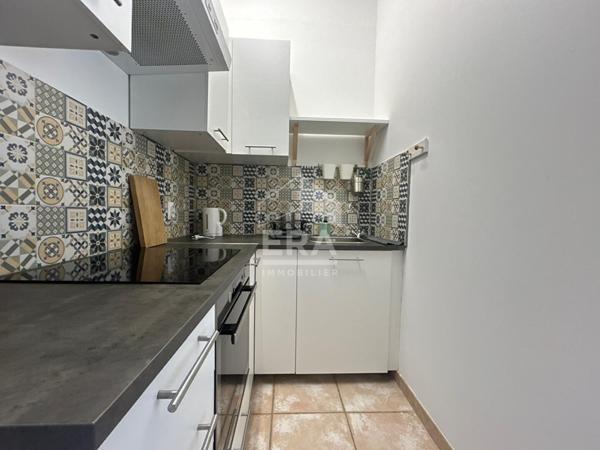 A LOUER LE PUY SAINTE REPARADE 13610 APPARTEMENT MEUBLE TYPE 2 PIECES D'ENVIRON 20M²  AVEC TERRASSE