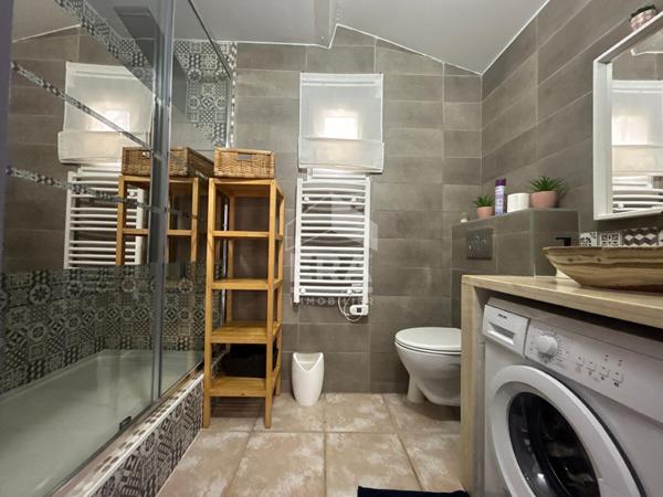 A LOUER LE PUY SAINTE REPARADE 13610 APPARTEMENT MEUBLE TYPE 2 PIECES D'ENVIRON 20M²  AVEC TERRASSE