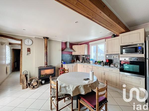 Maison 4 pièces de 100 m² à Gournay-en-Bray (76220)