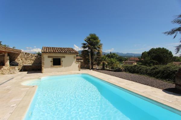 Maison de caractère en pierres et galets