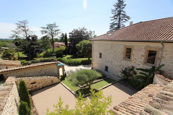 Maison de caractère en pierres et galets