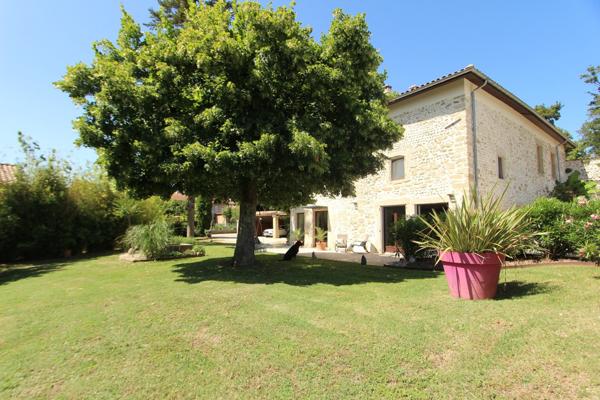 Maison de caractère en pierres et galets