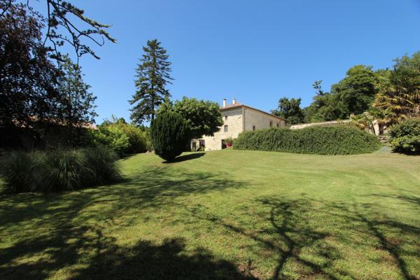 Maison de caractère en pierres et galets