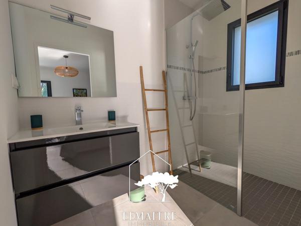 Maison plain-pied 177 m² La Palmyre – Parc sécurisé – Piscine chauffée