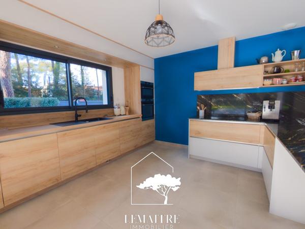 Maison plain-pied 177 m² La Palmyre – Parc sécurisé – Piscine chauffée